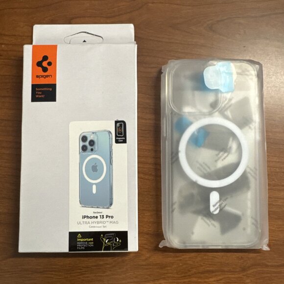 Spigen iPhone 13‎ Pro [Ultra Hybrid] (MagFit) White Clear Case ACS03267 - Picture 1 of 2